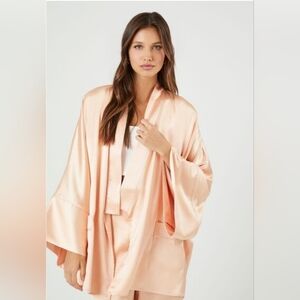 NWT Forever 21 Peach Satin Open-Front Kimono Oversize Small